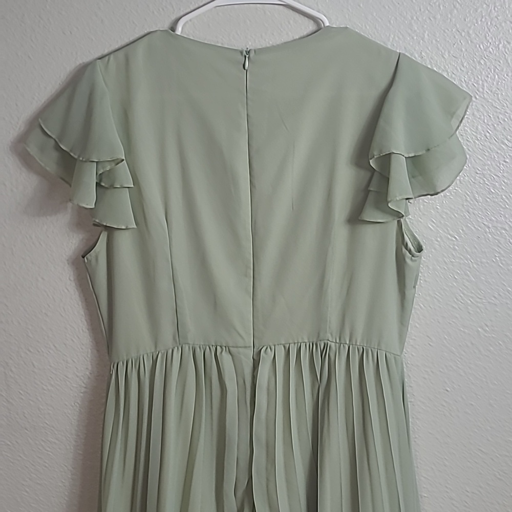 Elegant Sage Green Pleated Maxi Dress Size M - Picture 5 of 7